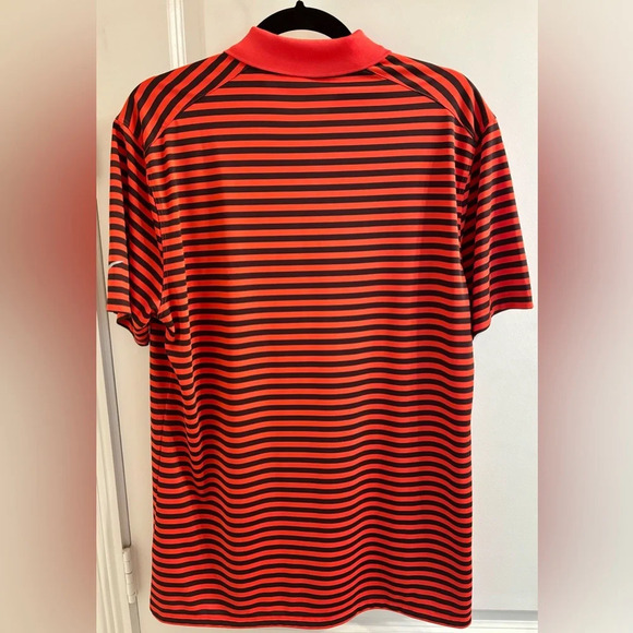 Nike Dri-Fit Victory Striped Golf Polo Shirt Men’s Size Med in Red/Blk Stripe - Picture 2 of 7